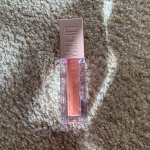 Maybelline Lifter Gloss with Hyaluronic Acid in Peachy Pink